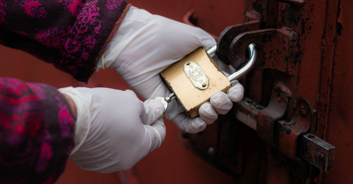 locksmith service technician — Florence Locksmiths