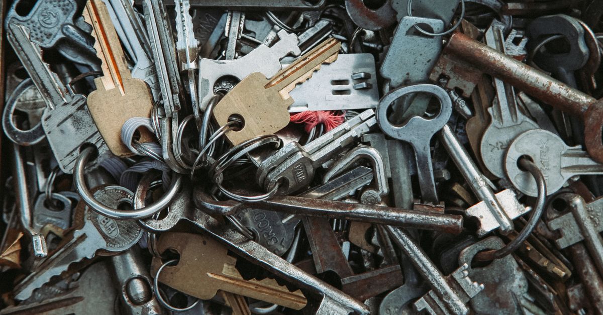 locksmith service technician — Florence Locksmiths